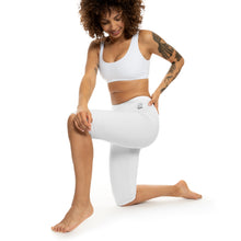 將圖片載入圖庫檢視器 Flexin Farmer Capri Leggings (White)