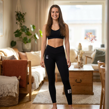 將圖片載入圖庫檢視器 Flexin Farmer Women’s Luxe Leggings