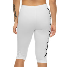 將圖片載入圖庫檢視器 Flexin Farmer Capri Leggings (White)
