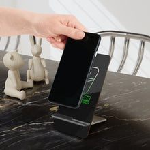 將圖片載入圖庫檢視器 C-Star Gamer Acrylic Phone Stand (Green Machine)
