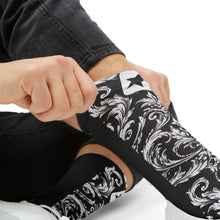 Load image into Gallery viewer, CYMSTAR Barocco Crew Socks (B&amp;W)
